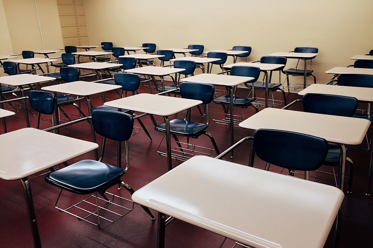 新时代教育模式下的老师与学生互动关系探索