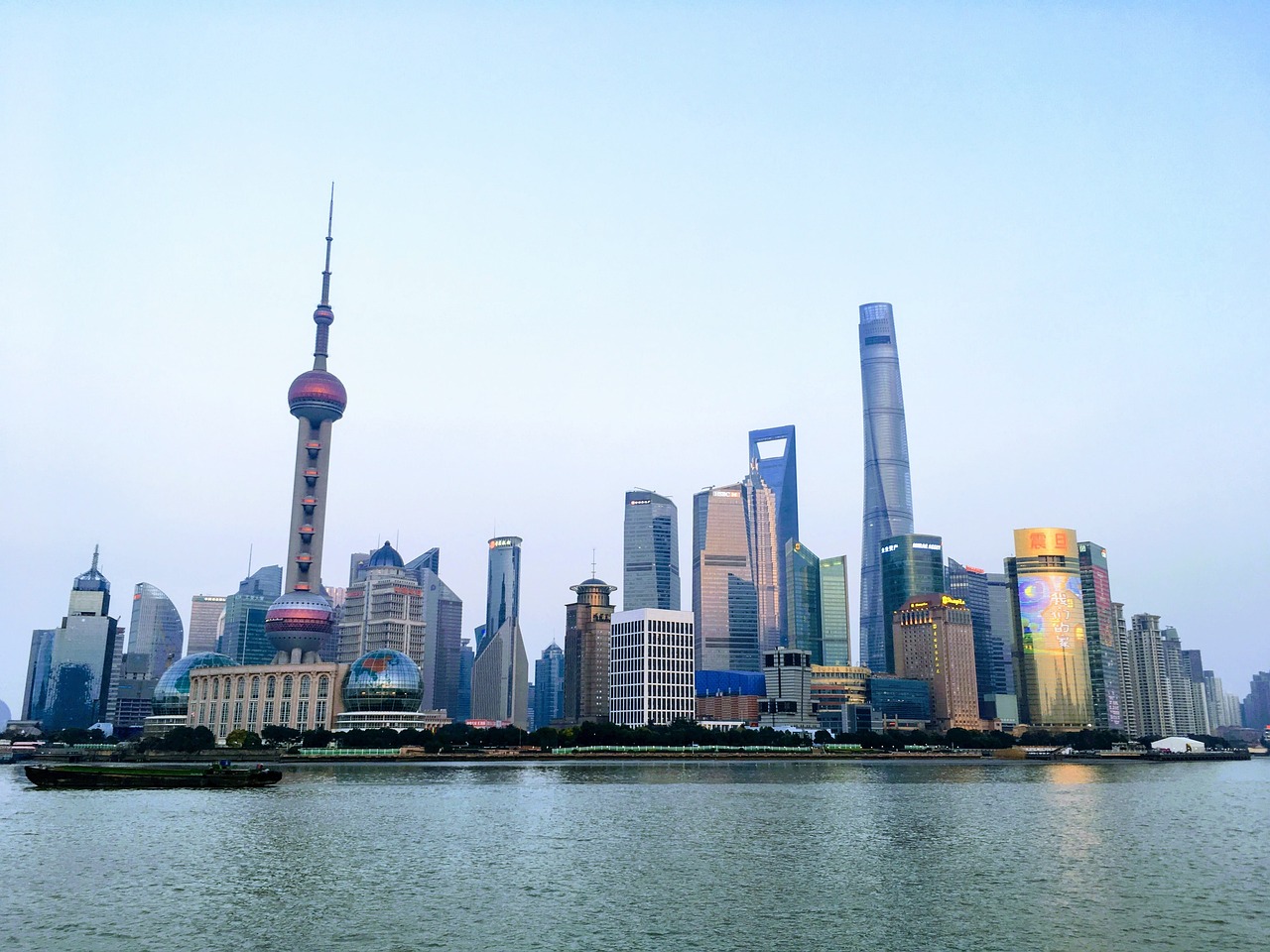 城市璀璨明珠，最新人工湖建设成就揭秘