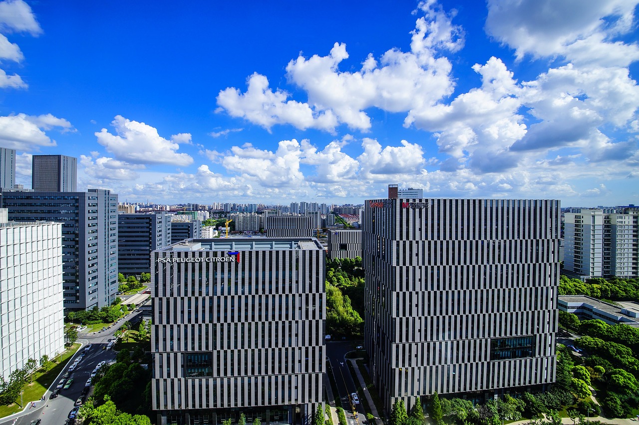 上海浦东最新信息，繁荣发展的国际大都市新名片亮相。