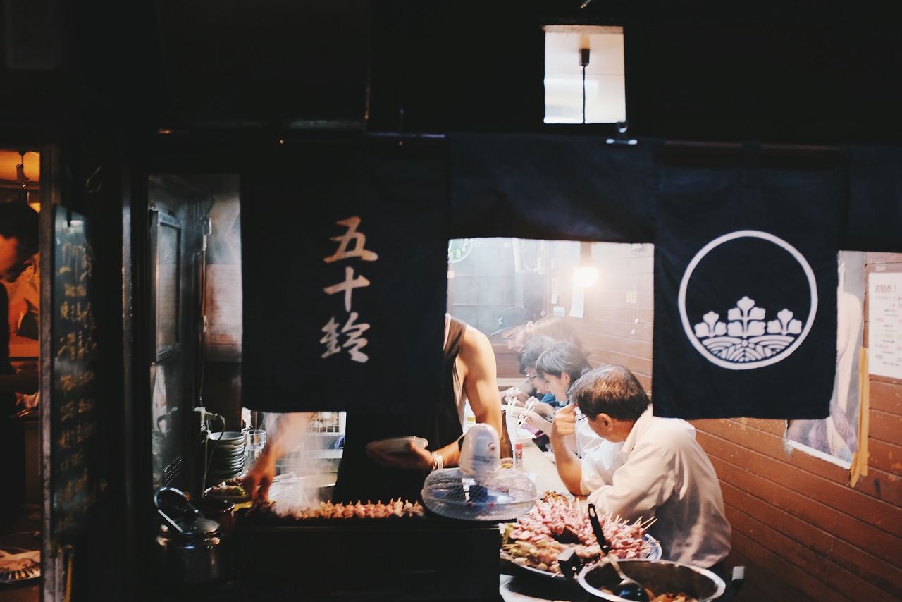 五月风华，四字男明星的璀璨瞬间